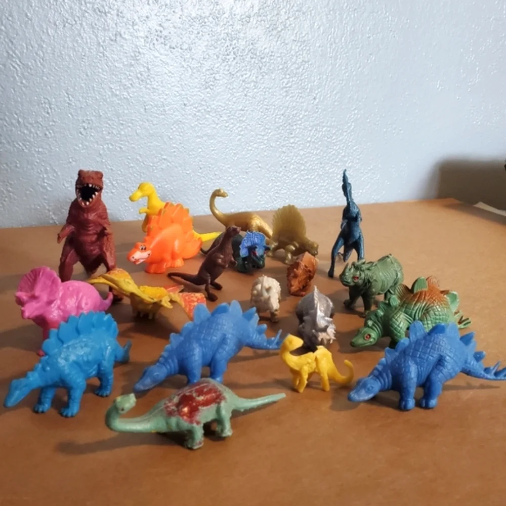 Lot of Vintage Dinosaur Toys - Picture 6 of 6